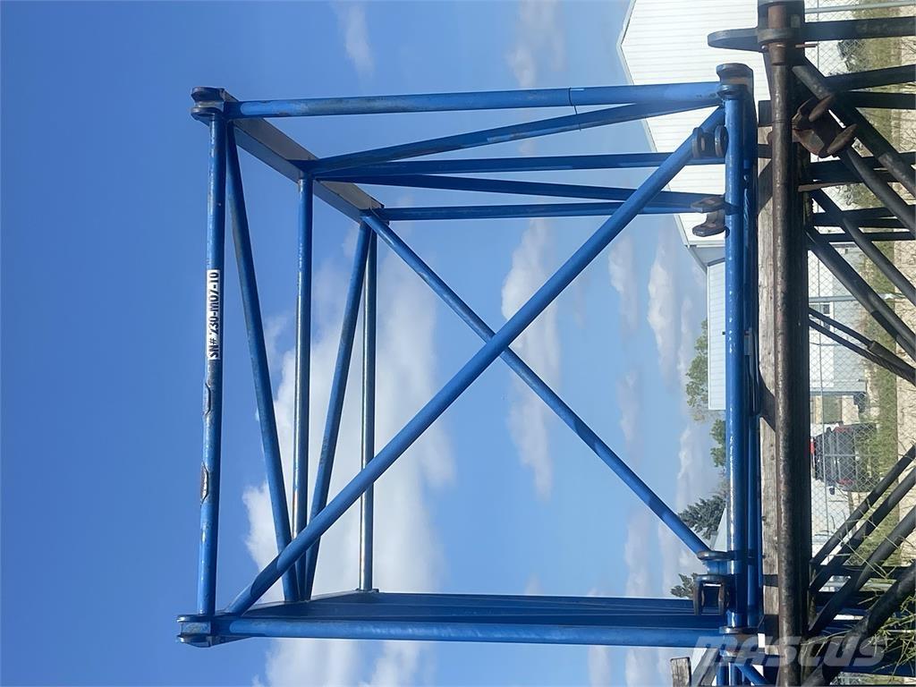 Manitowoc  Booms and arms