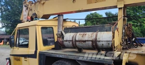 Tatra 815 AD 28 Crane trucks
