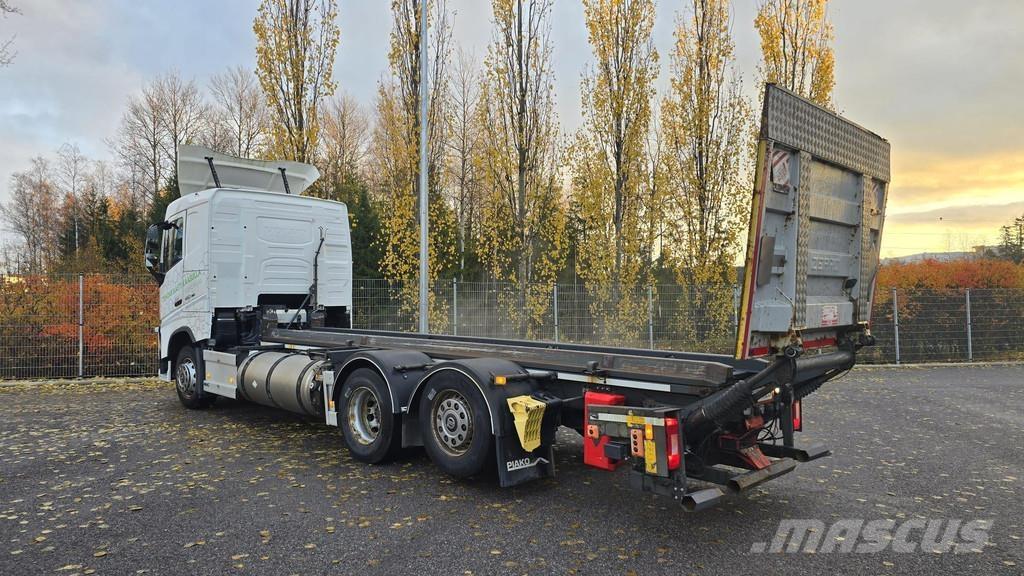 Volvo FH Cable lift demountable trucks