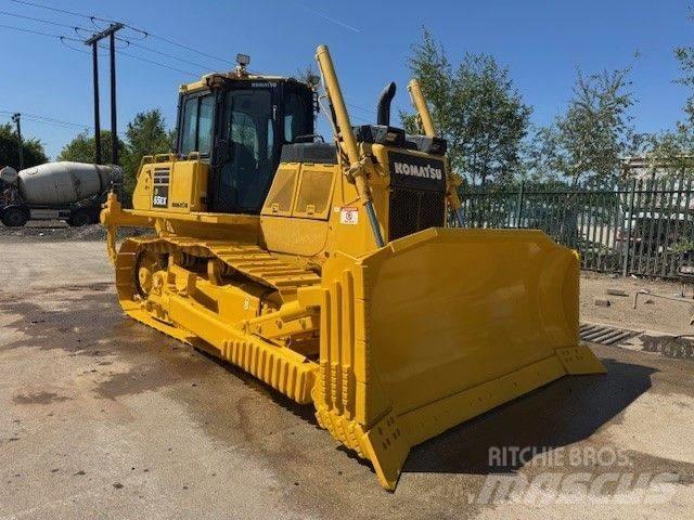 Komatsu D65EX-18 Crawler dozers