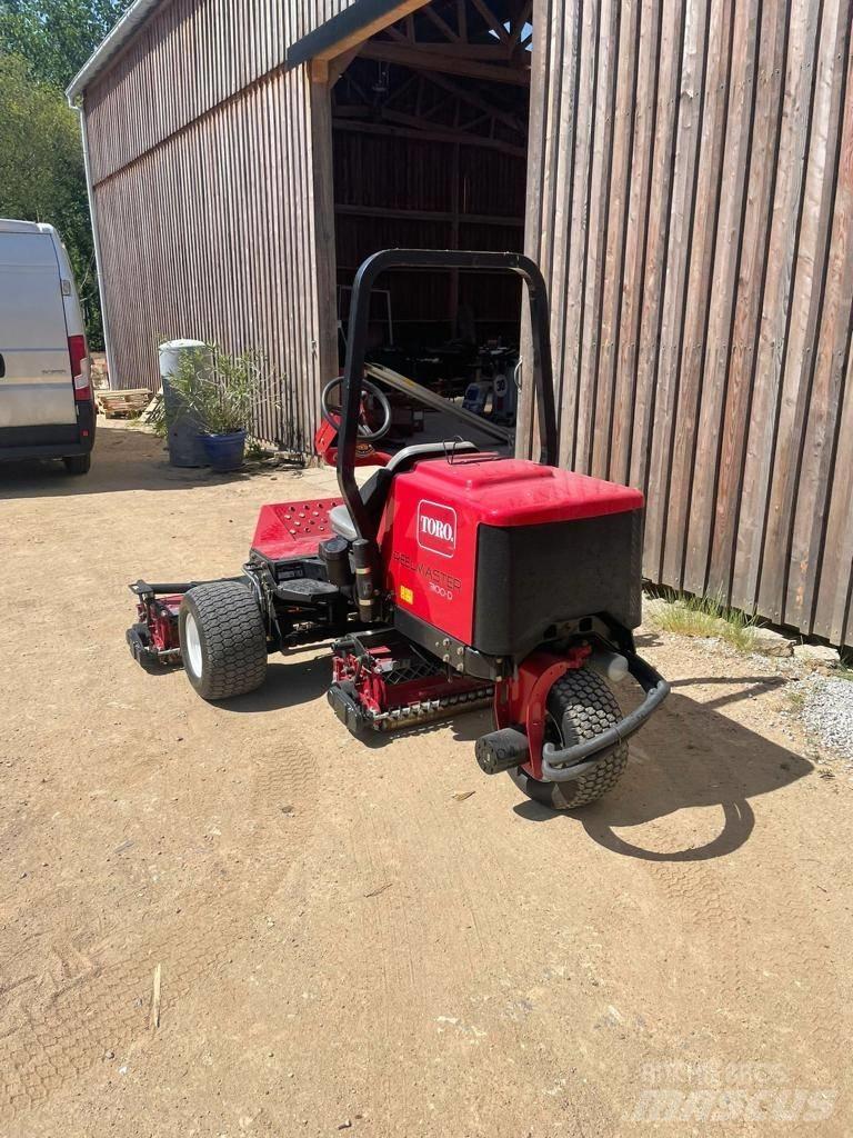 Toro 3100-D Rough, trim and surrounds mowers