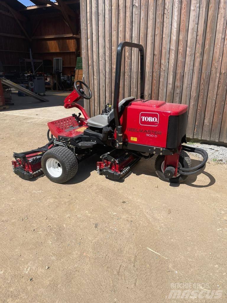 Toro 3100-D Rough, trim and surrounds mowers