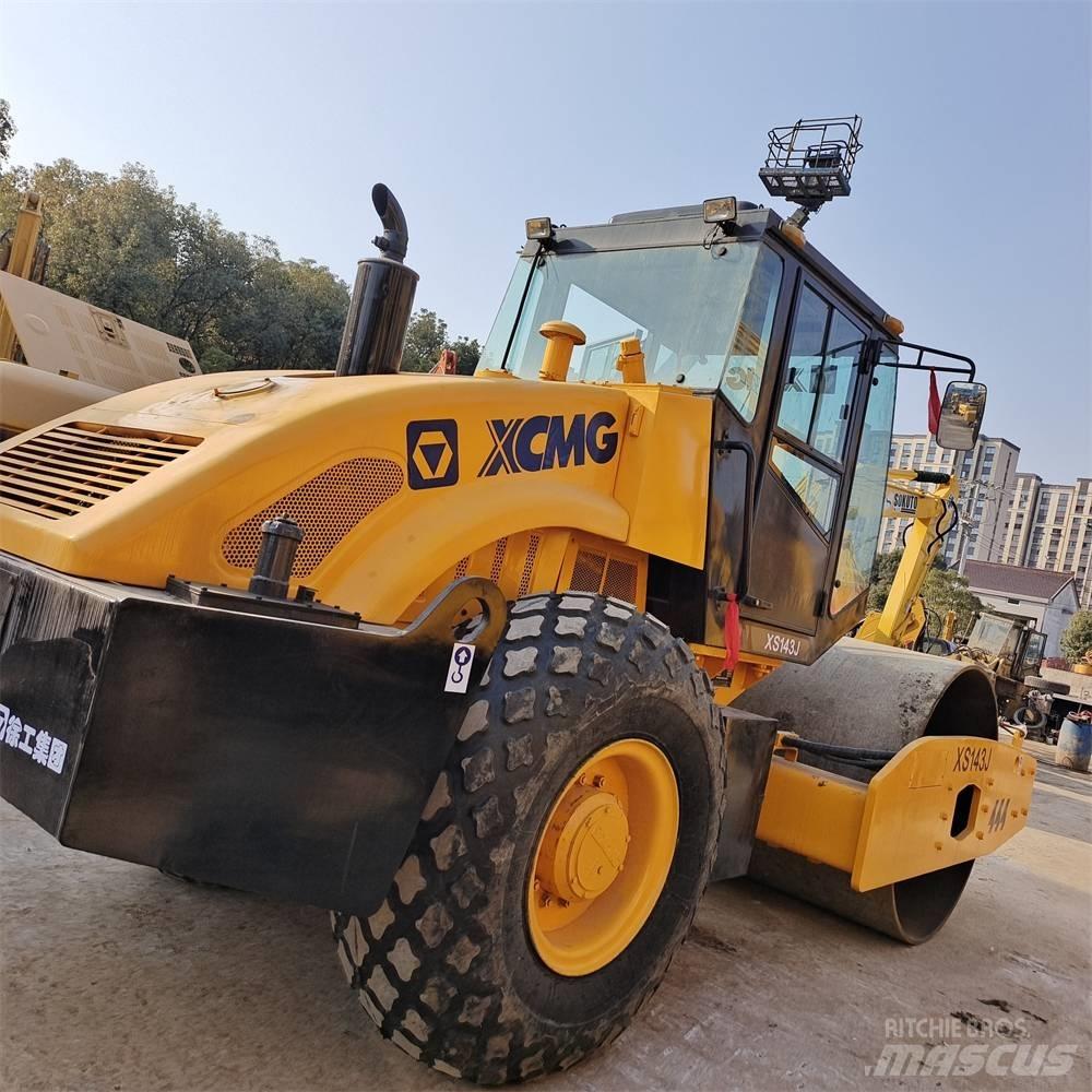 XCMG XS 143 Single drum rollers