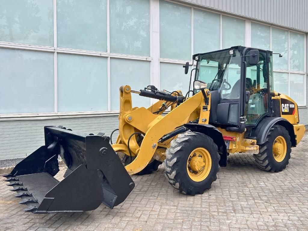 CAT 906 M     2016 Wheel loaders