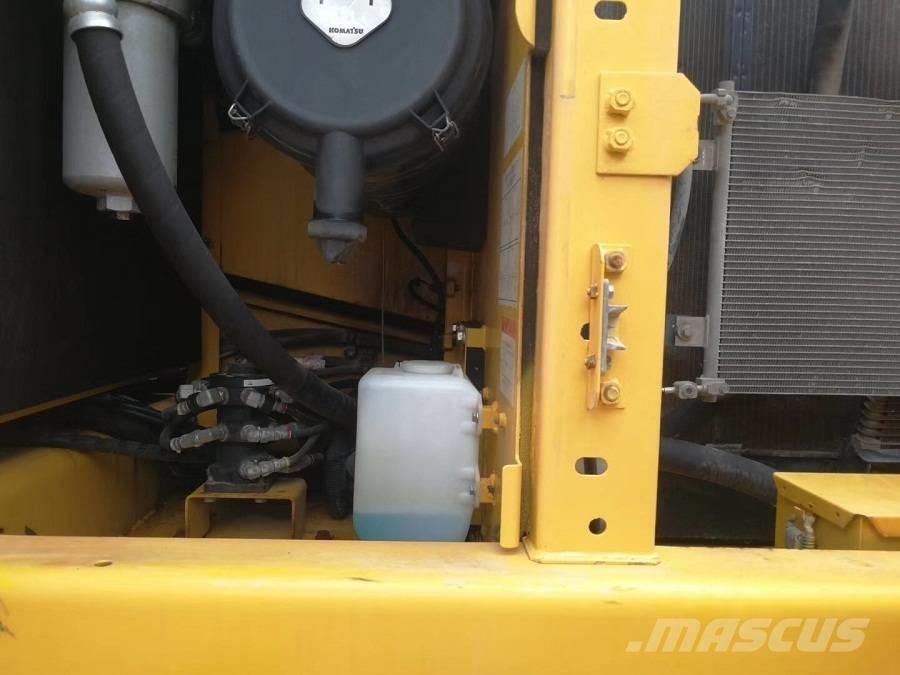 Komatsu PC 200-8 Crawler excavators
