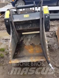 MB Crusher BF70.2 S4 Backhoe loaders