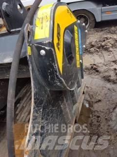 MB Crusher BF70.2 S4 Backhoe loaders