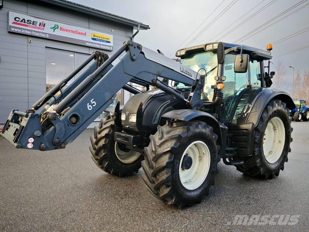 Valtra N 142 Versu Tractors