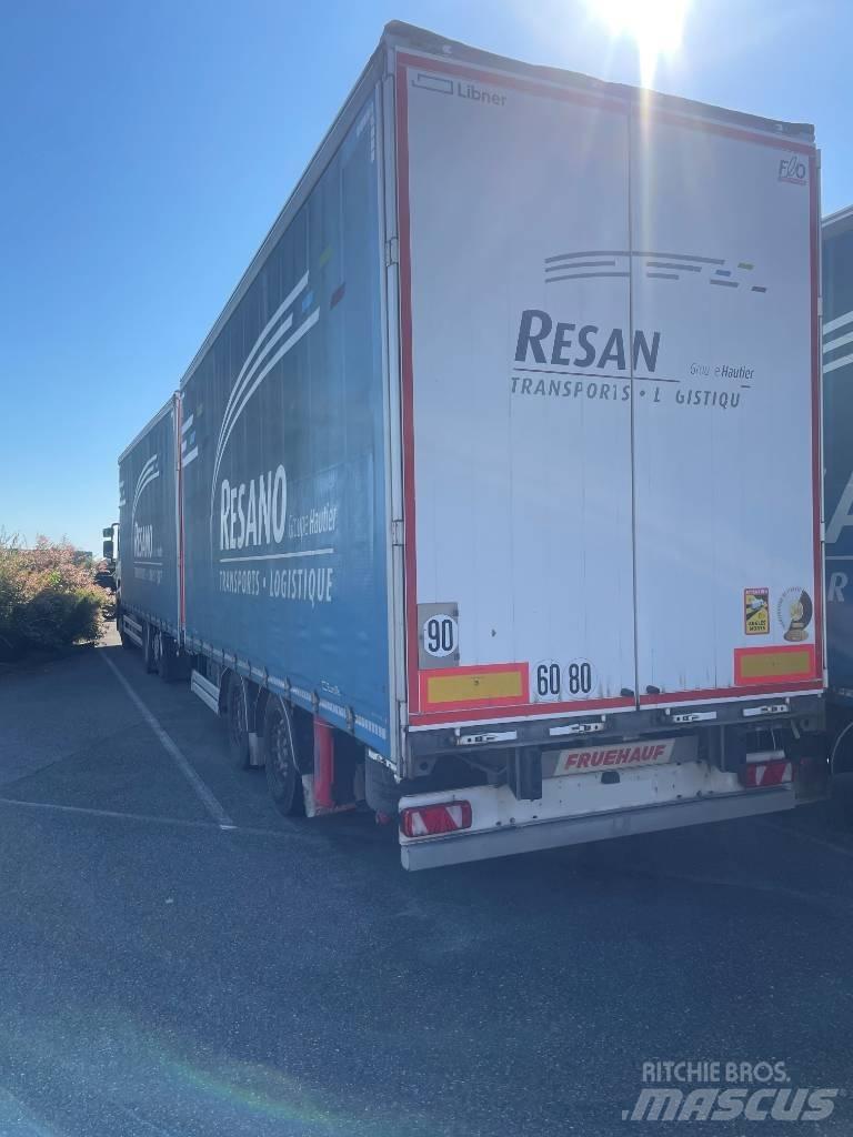 Renault T440 Curtainsider trucks