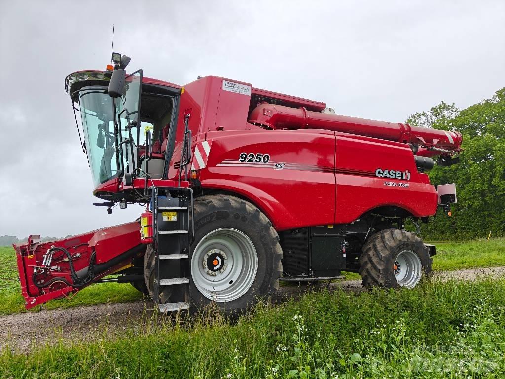 Case IH 9250 Combine harvesters
