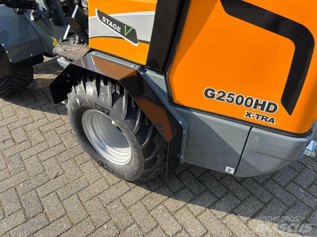 Giant G2500HD Xtra Mini loaders