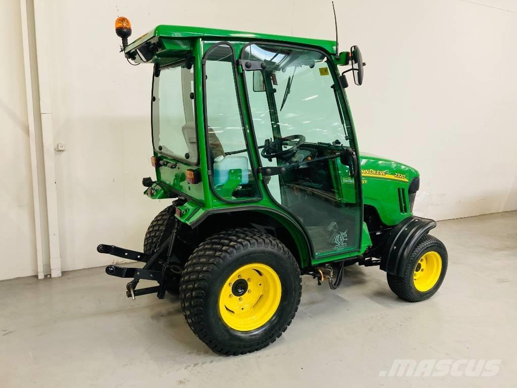John Deere 2320 Compact tractors