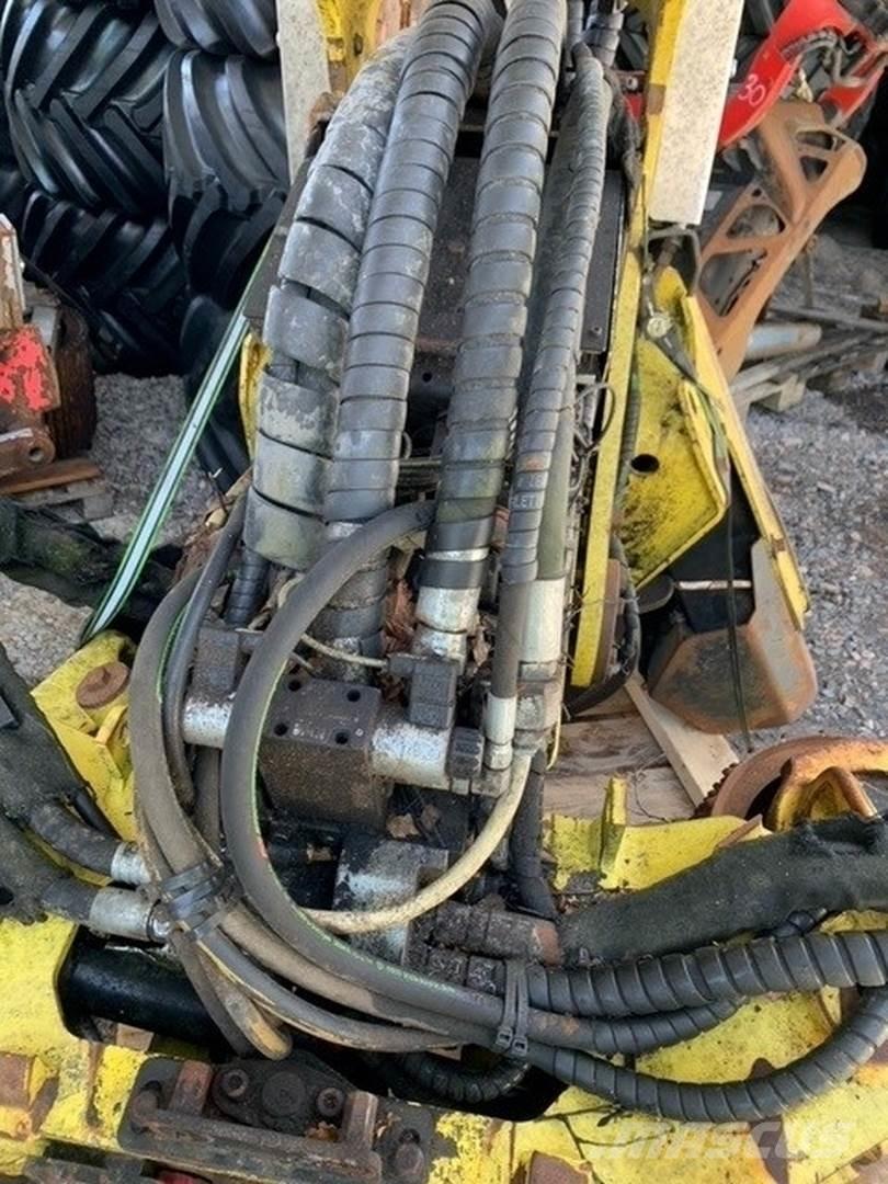 John Deere H270 Harvester heads