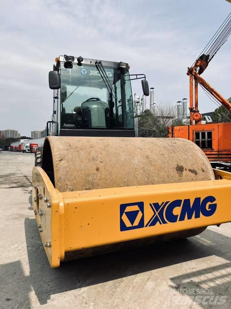 XCMG XS 223 J Single drum rollers