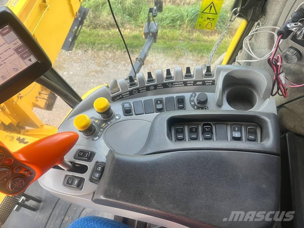 New Holland CX 8080 Combine harvesters