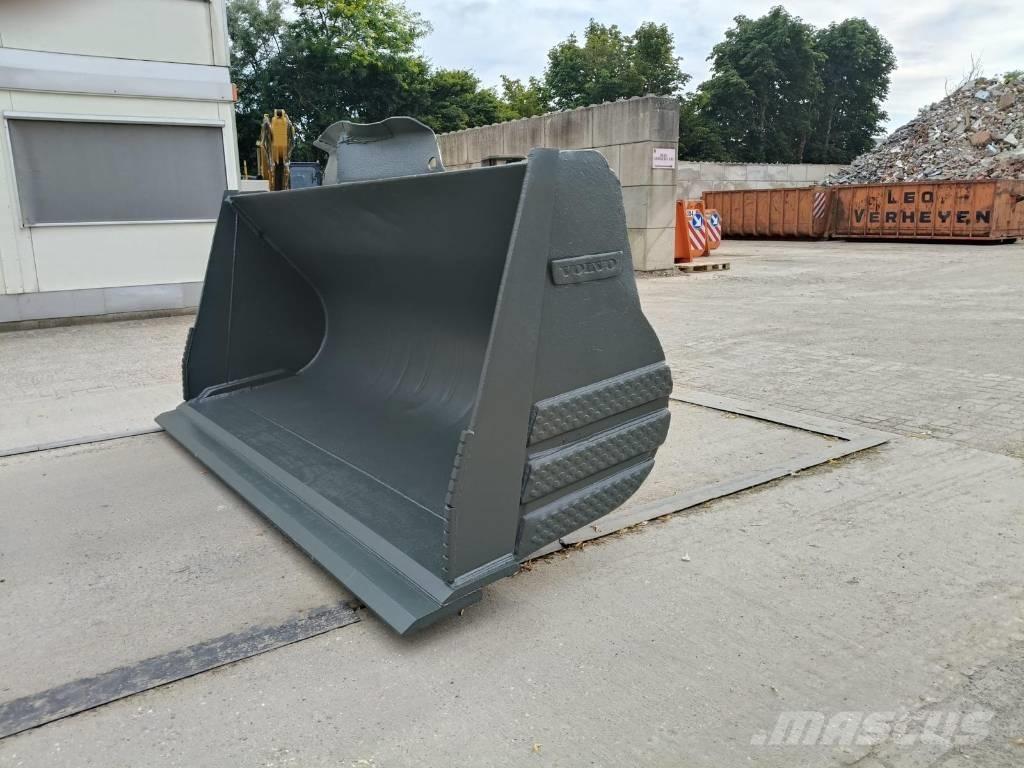 Volvo L 220 Buckets