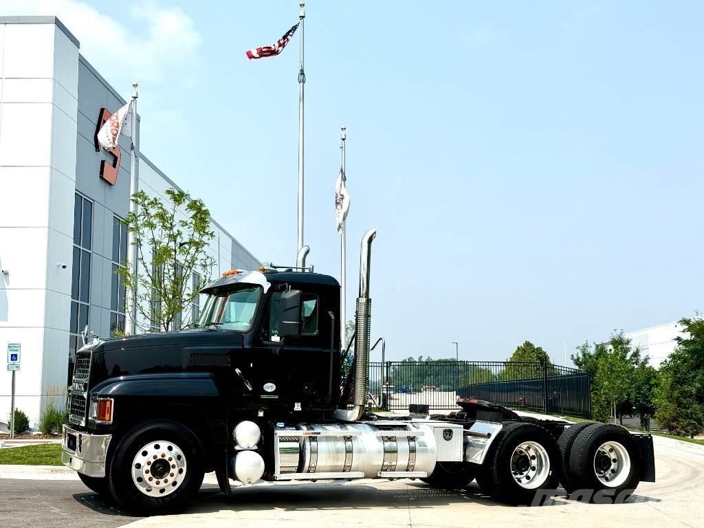 Mack Pinnacle Tractor Units
