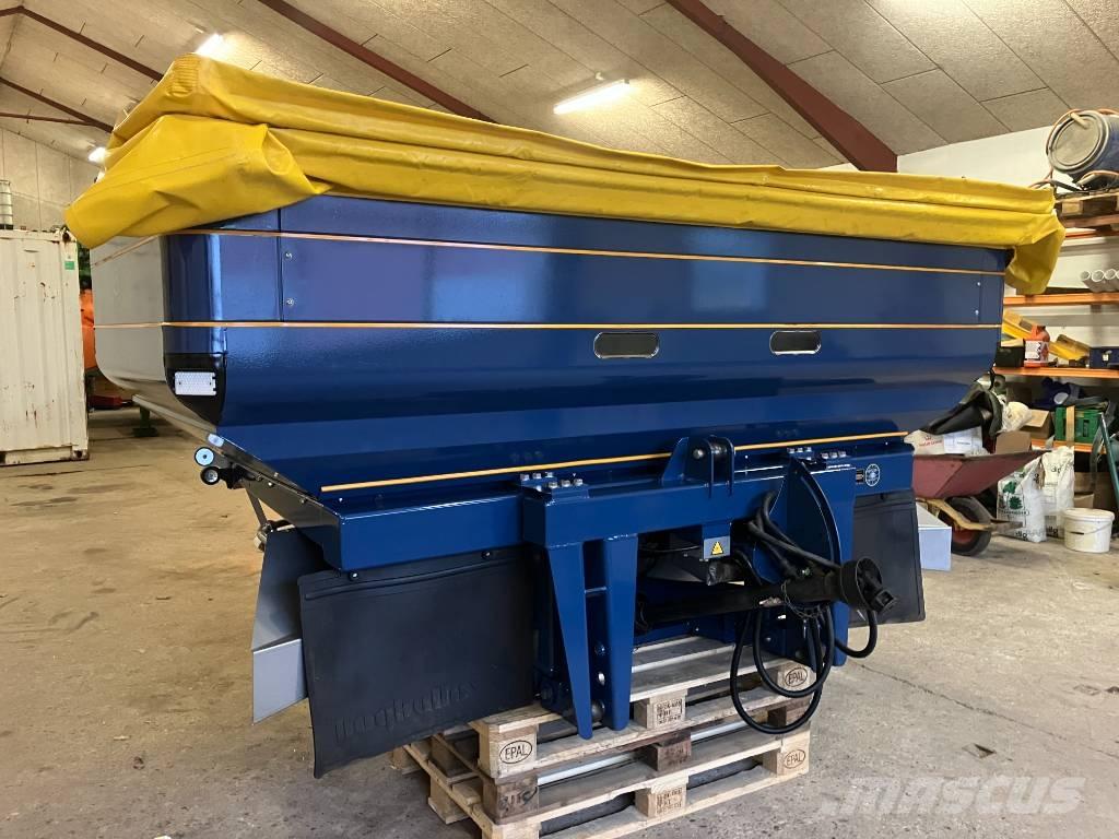 Bogballe M2W Manure spreaders