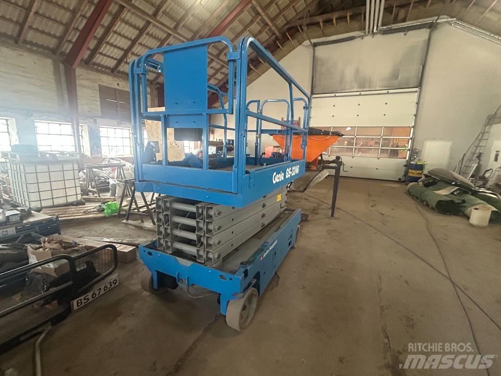 Genie GS3246 Scissor lifts