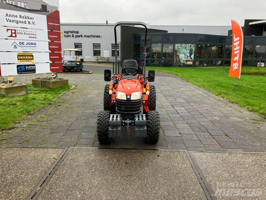 Kubota B1-240 Tractors