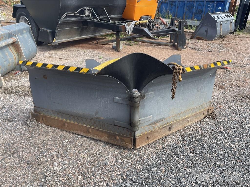  Vilakone Nivelaura Compact tractor attachments