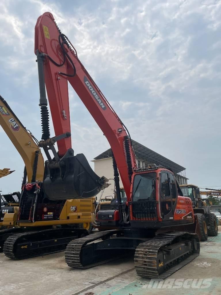 Doosan DX 225 LCA Crawler excavators