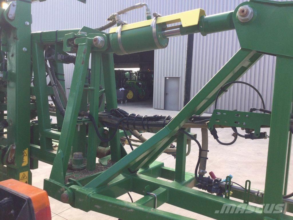 John Deere R4040 I Self-propelled sprayers