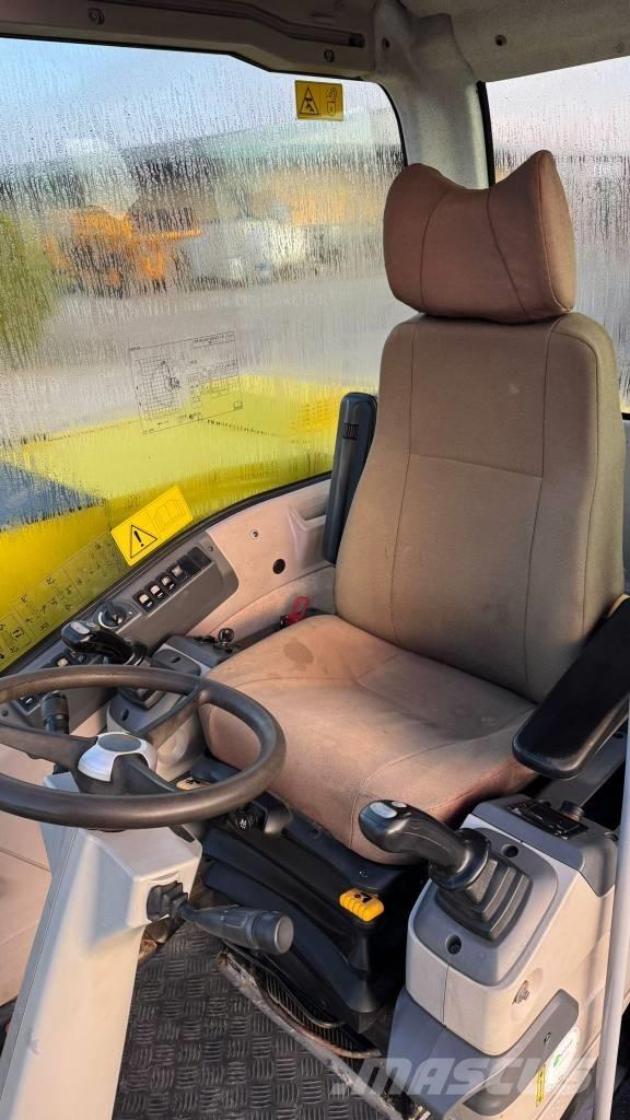 New Holland MH 2.6 Wheeled excavators