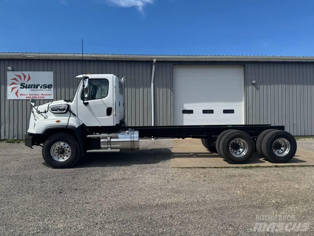 Freightliner 114 SD Chassis Cab trucks