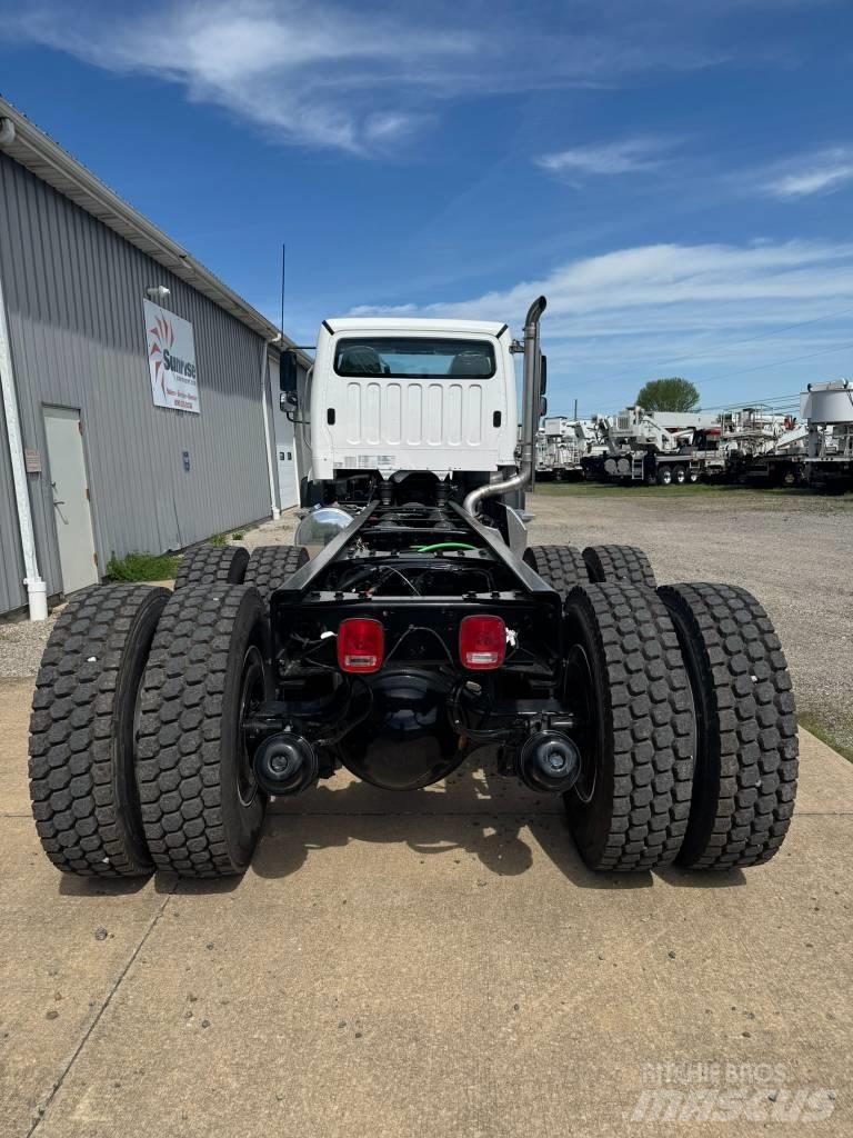 Freightliner 114 SD Chassis Cab trucks