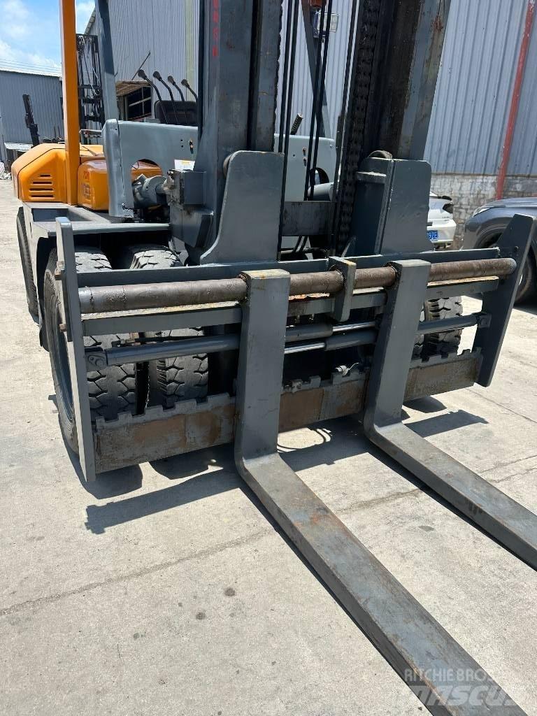 TCM 100 Reach trucks