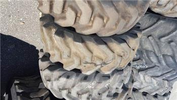  Pneus 10.5/80-18 Tyres, wheels and rims