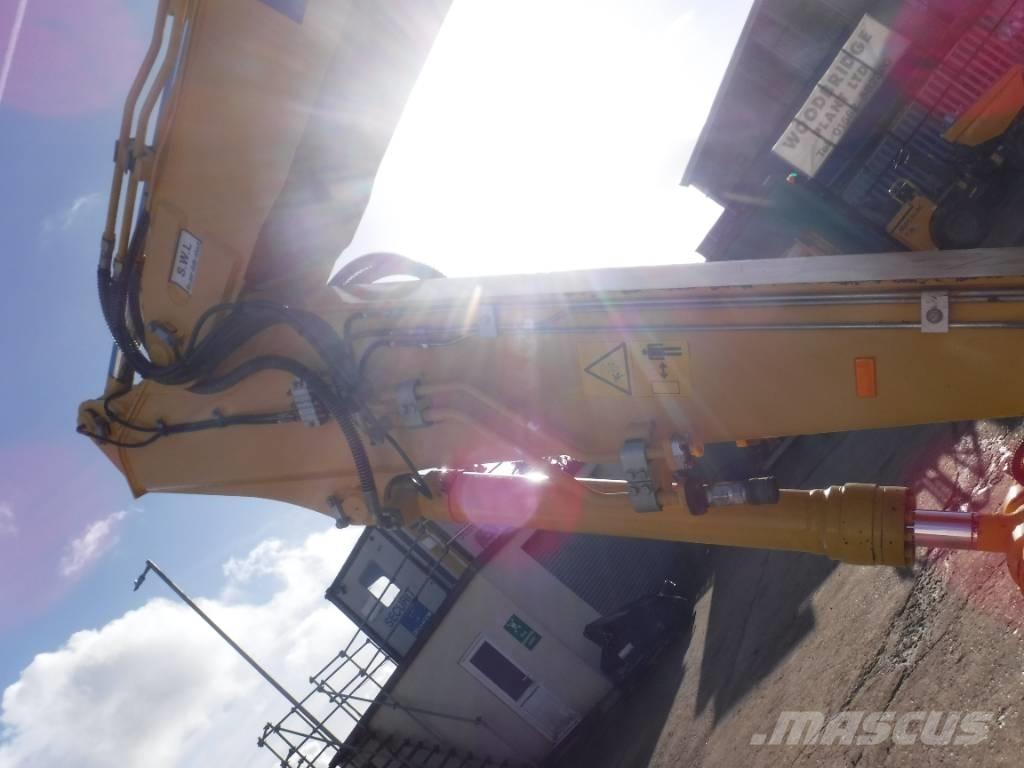 Komatsu PW 160-11 Wheeled excavators