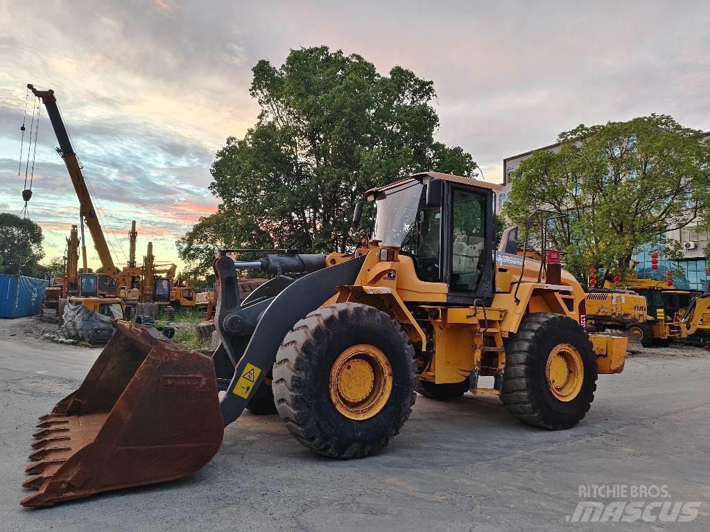 Volvo L 120 Wheel loaders