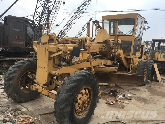 Komatsu GD 623 A Graders