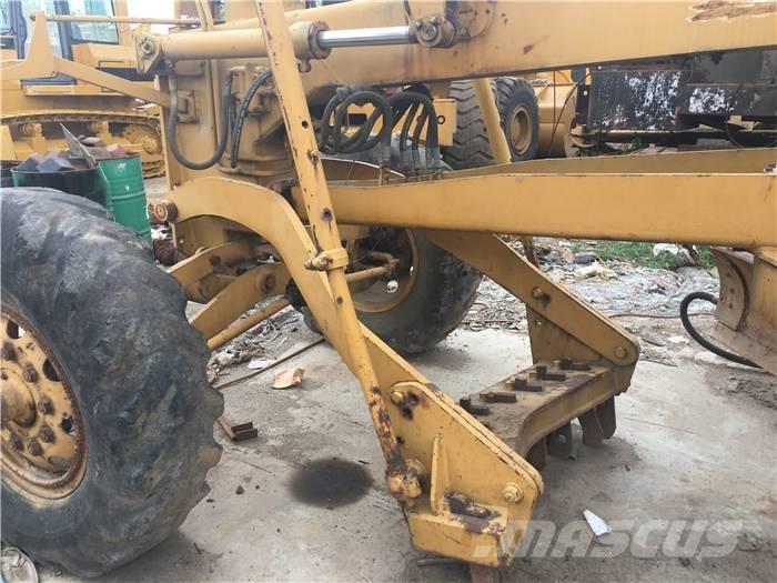 Komatsu GD 623 A Graders