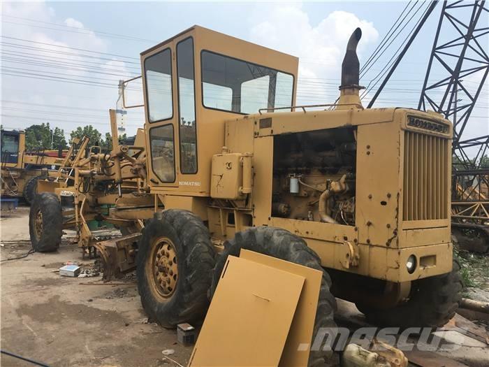 Komatsu GD 623 A Graders