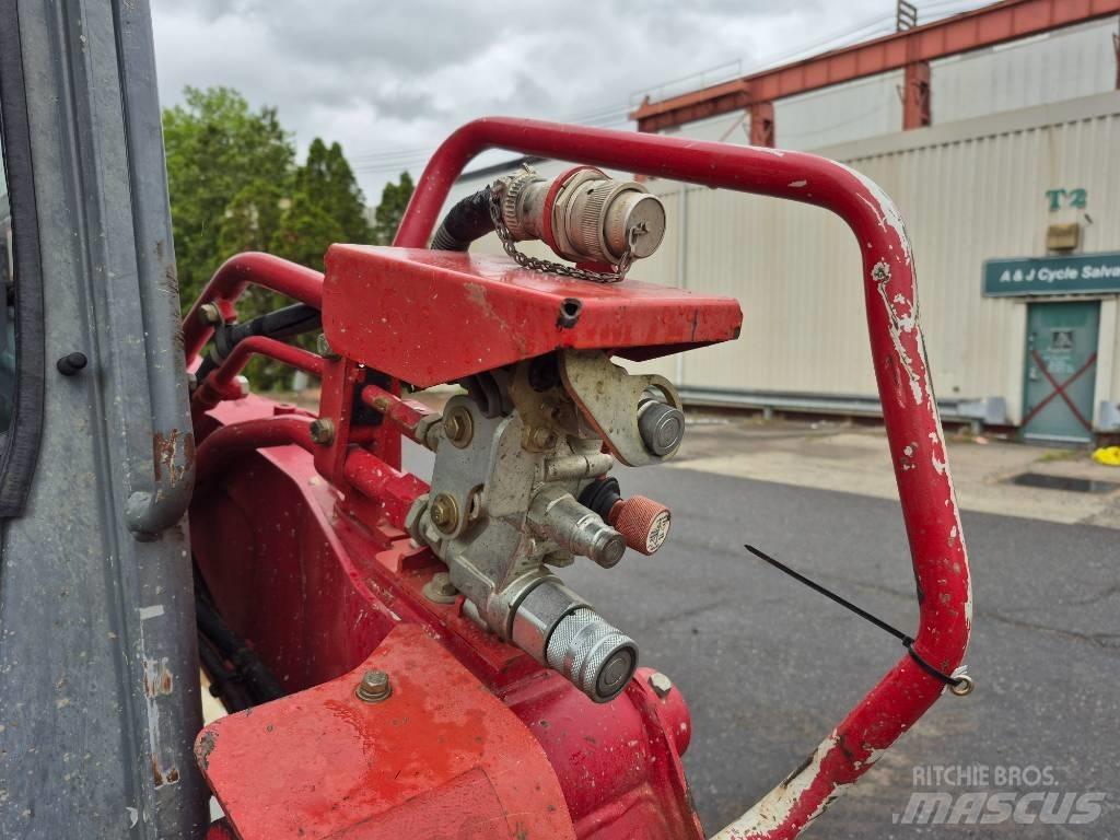 Takeuchi TL12 Skid steer loaders