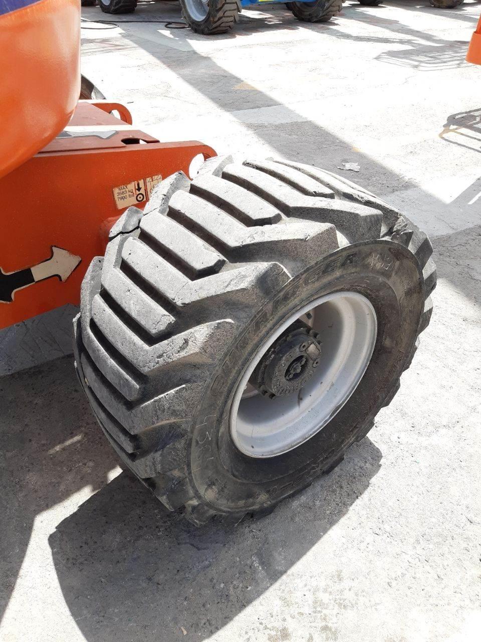 JLG 450AJ Articulated boom lifts