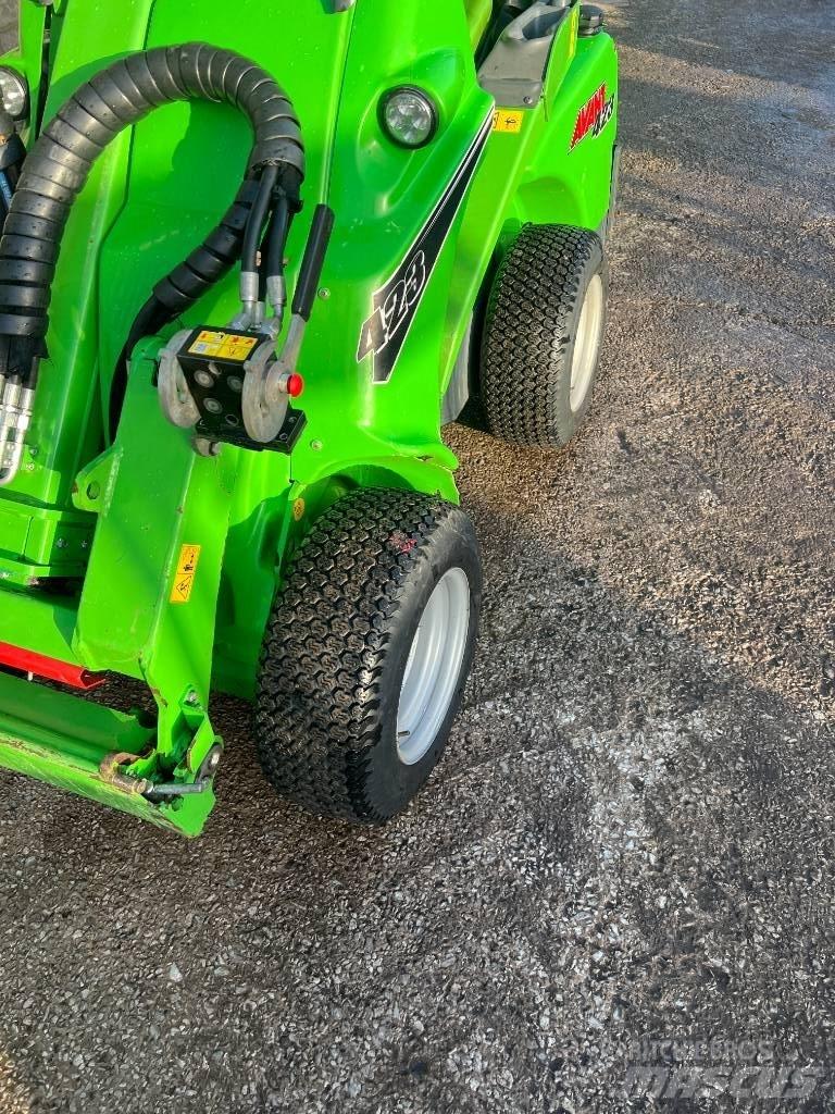 Avant 523 Mini loaders