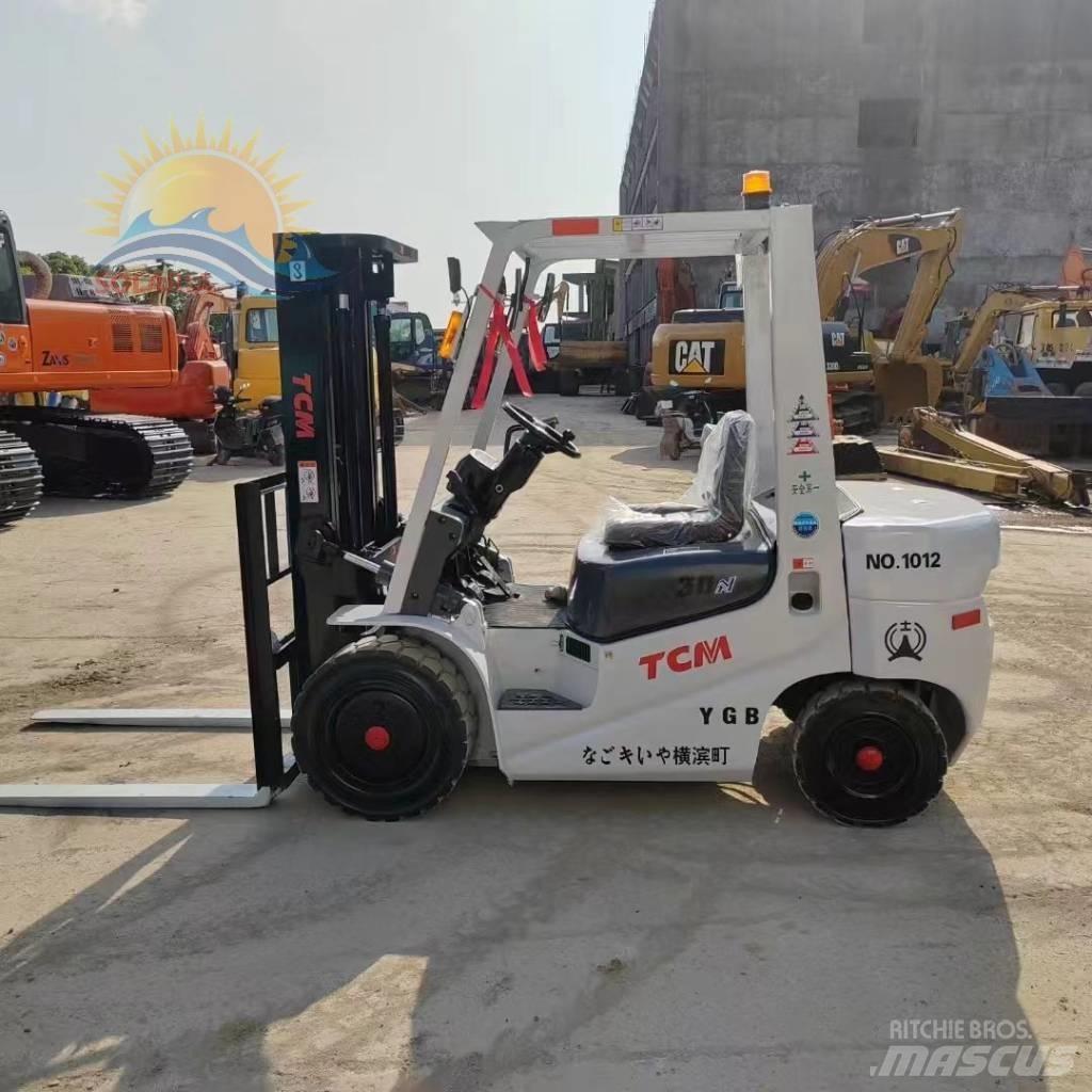 TCM FD30 Reach trucks