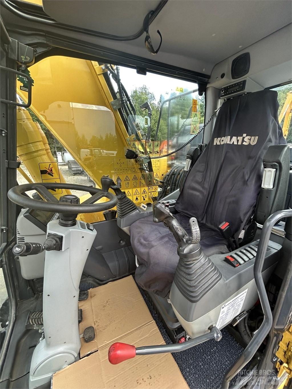 Komatsu PW 180-11 Wheeled excavators