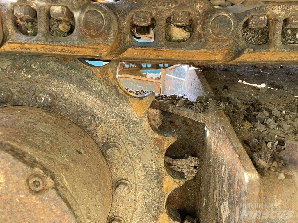 Komatsu PC 138 Crawler excavators