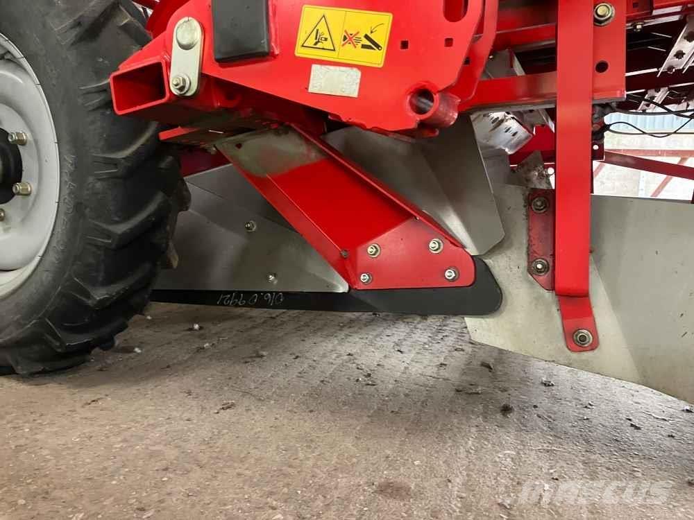 Grimme GB 215 Potato planters