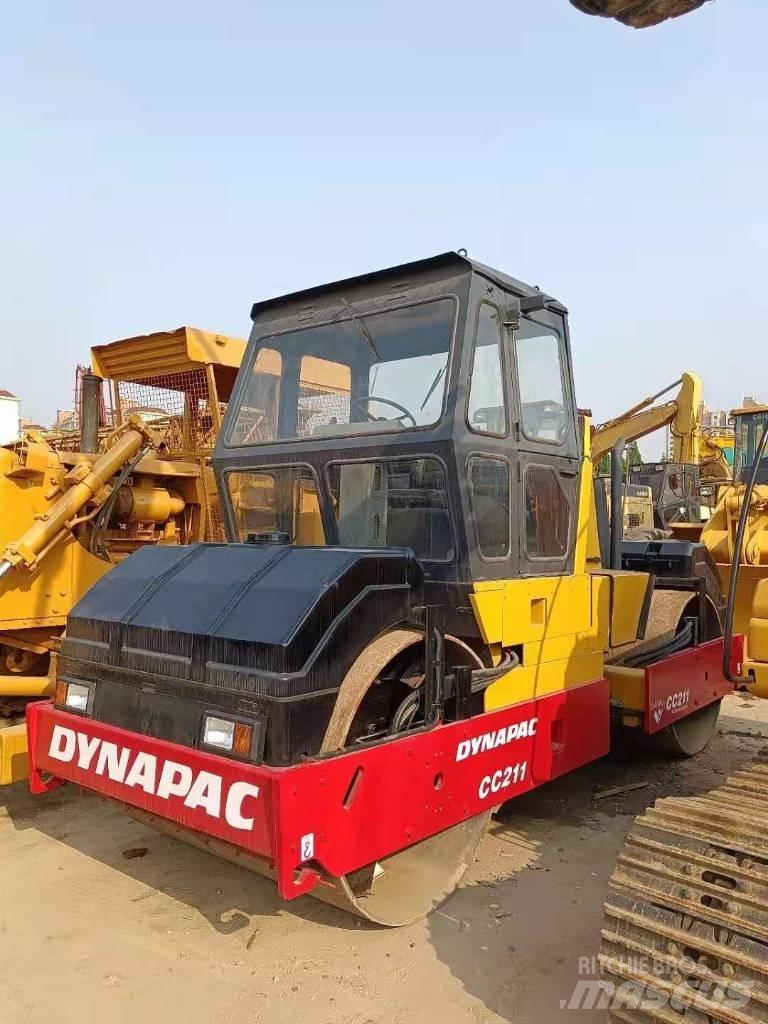 Dynapac CC 211 Twin drum rollers