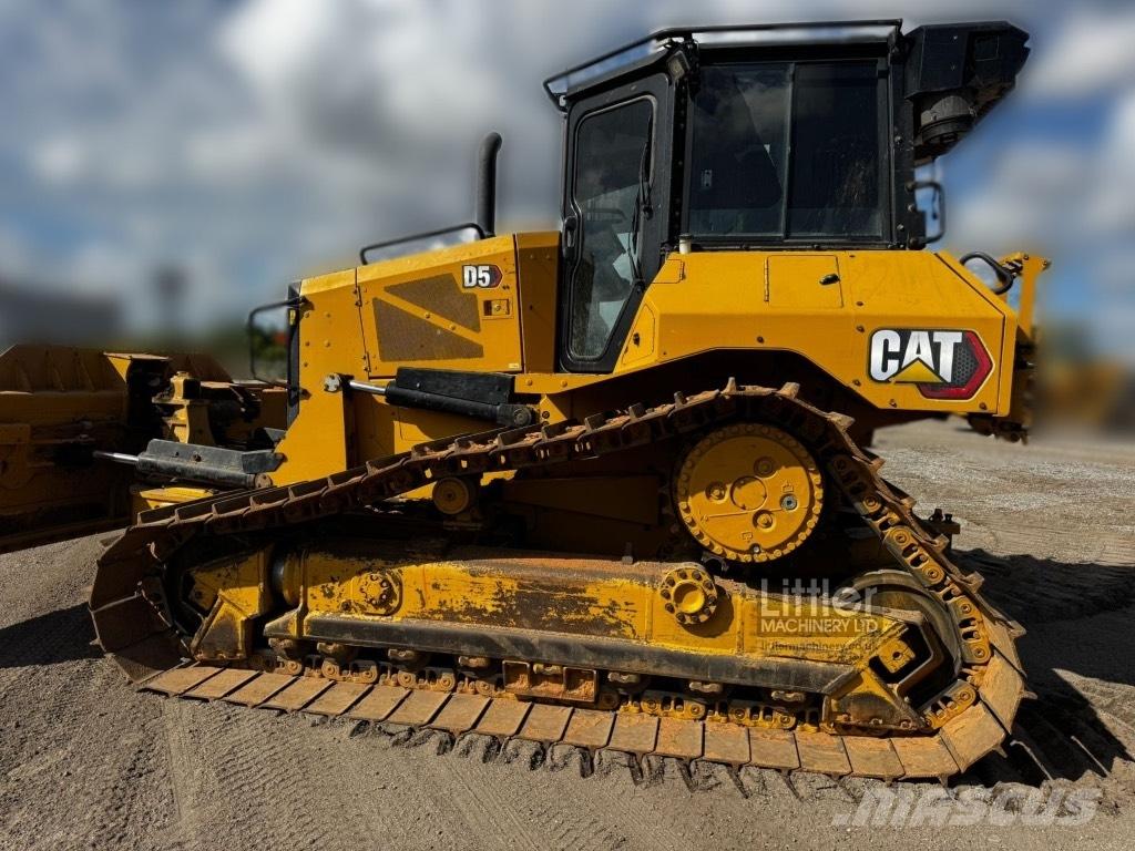 CAT D 5 Crawler dozers