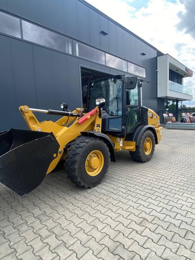 CAT 906 Wheel loaders