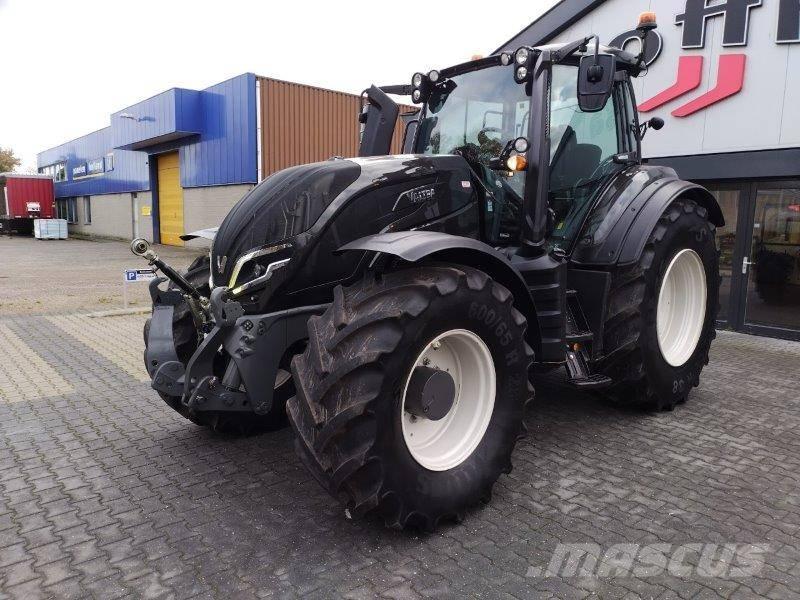 Valtra T235 Versu Tractors