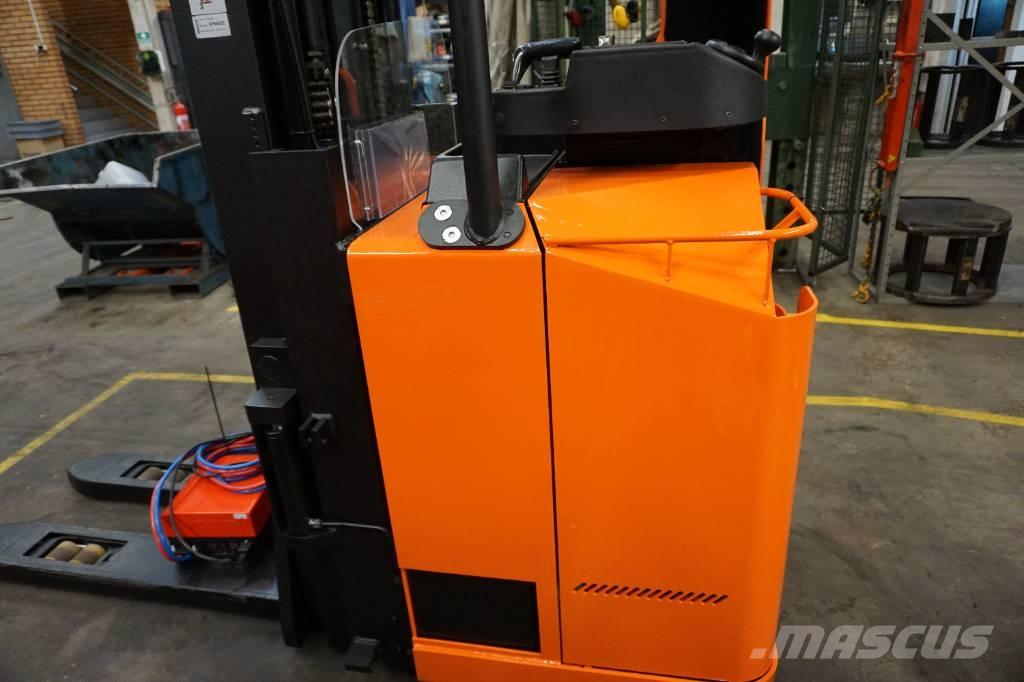 Toyota SSE160L Self propelled stackers