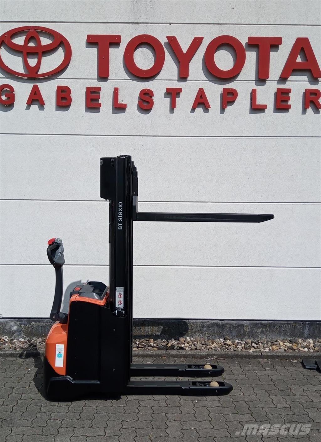 Toyota SWE140L Self propelled stackers